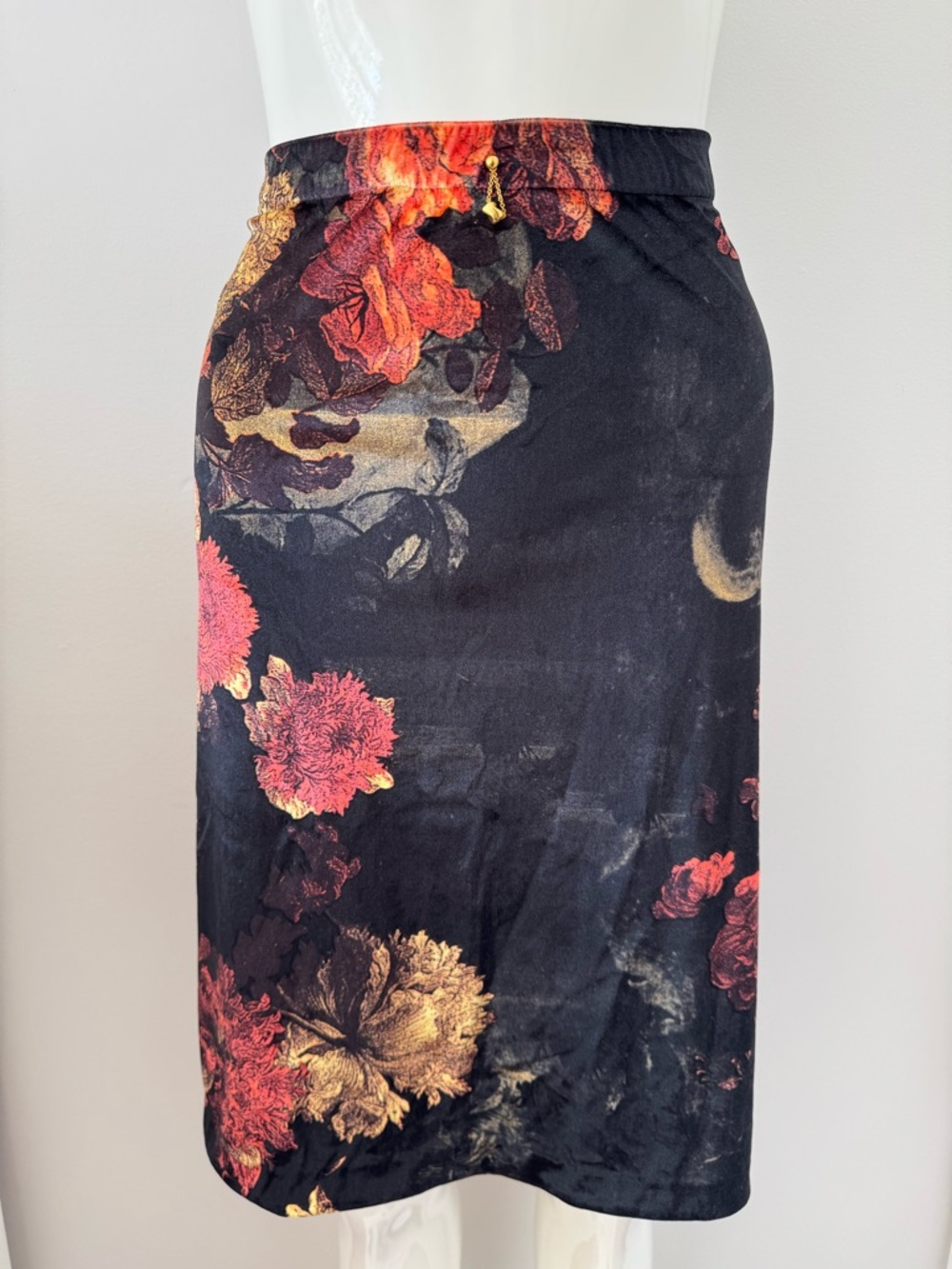 Roberto cavalli velvet mid length black and rose floral skirt